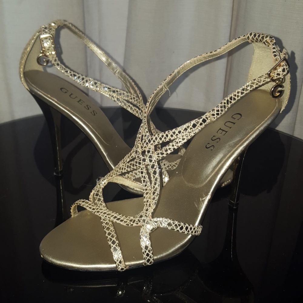 Hopeful Gold leather Guess heel